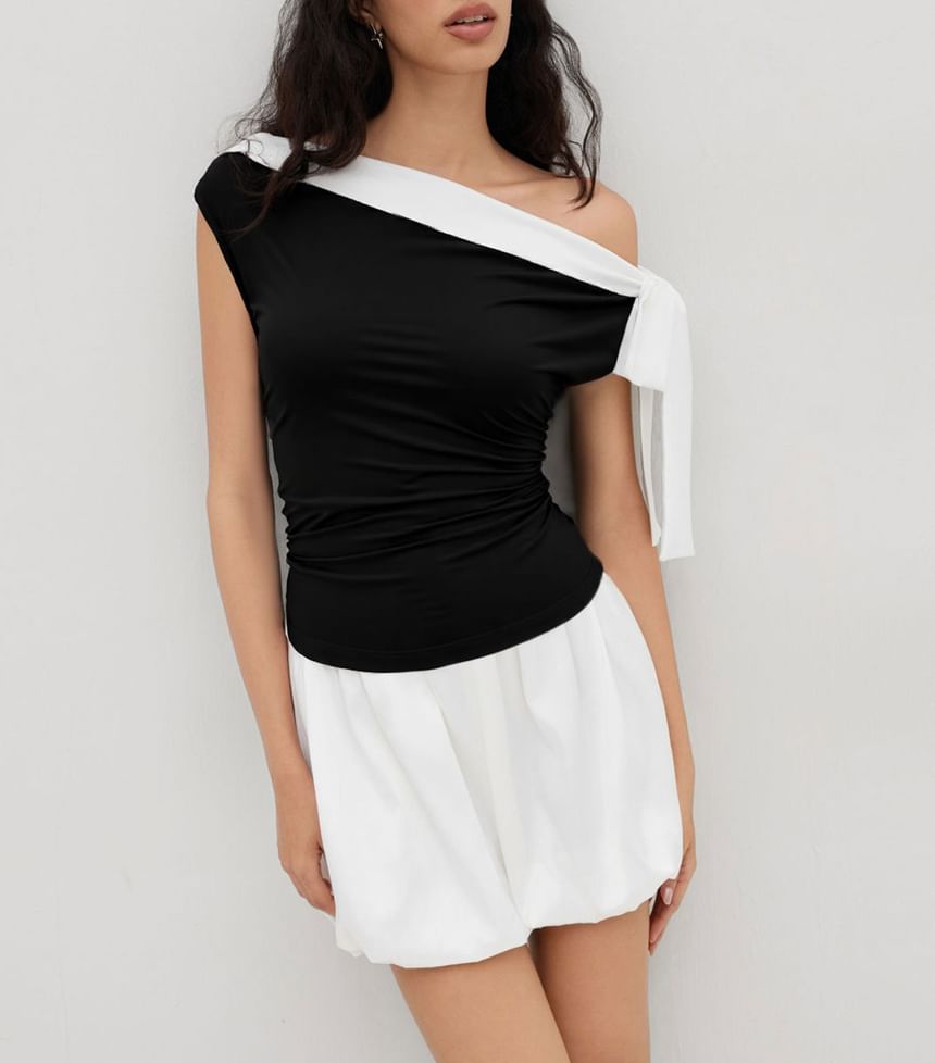 Color-Block Off-Shoulder Short-Sleeve Fitted Top