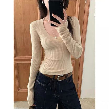 Classic Scoop-Neck Long-Sleeve Knit Top