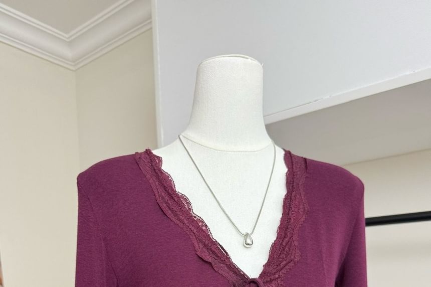 Lace Trim V-Neck Long-Sleeve Plain Top