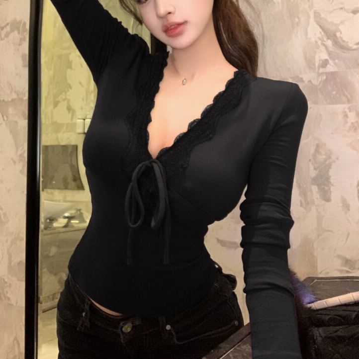 Lace Trim V-Neck Long-Sleeve Plain Top