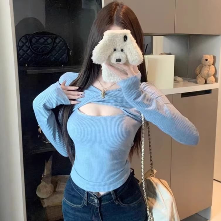 Cutout Long-Sleeve Plain Crop Top