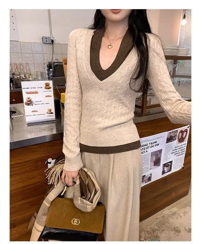 Two-Tone V-Neck Long-Sleeve Knit Top