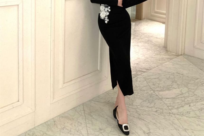 Long-Sleeve Stand Collar Floral Embroidered Slit Midi Sheath Qipao