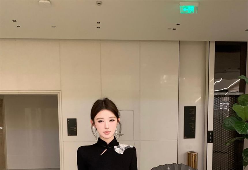 Long-Sleeve Stand Collar Floral Embroidered Slit Midi Sheath Qipao