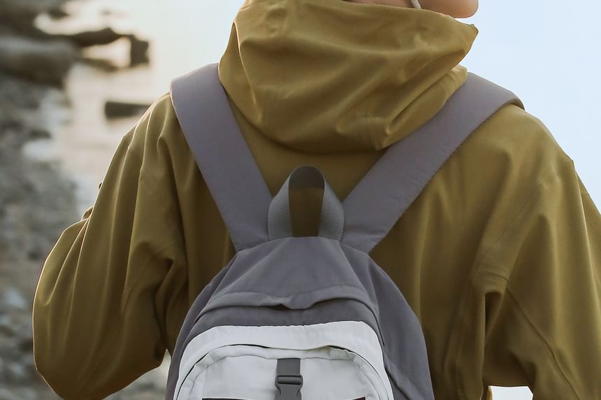 Buckle Panel Mesh Outdoor Backpack