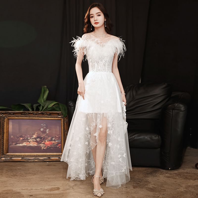 Sleeveless Off Shoulder Plain Embroidered Feather Trim High-Low Mesh A-Line Wedding Gown