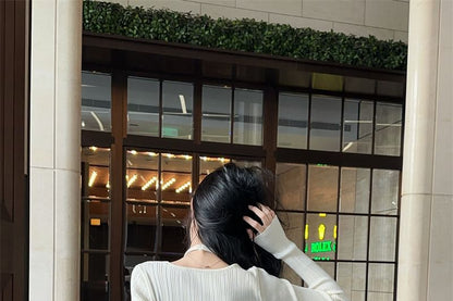Ribbed Knit V-Neck Long Sleeve Top