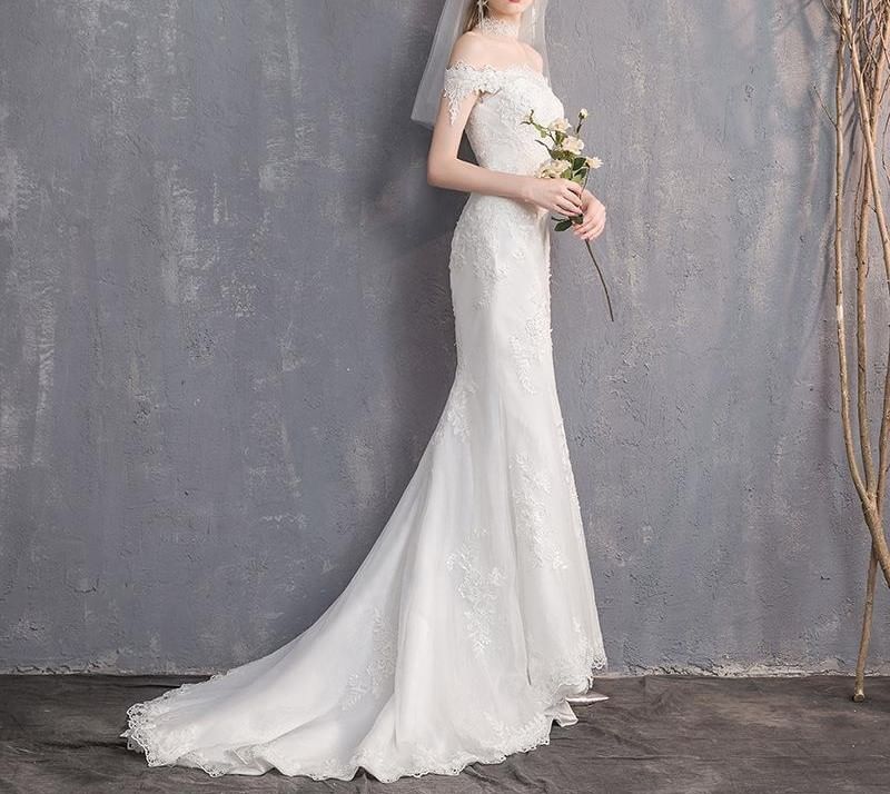 Sleeveless Off Shoulder Plain Lace Trumpet Wedding Gown