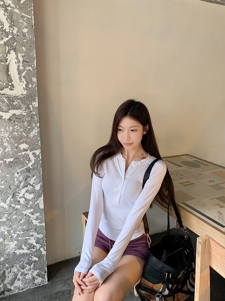 Half-Button Crew Neck Slim Fit Long Sleeve Tee