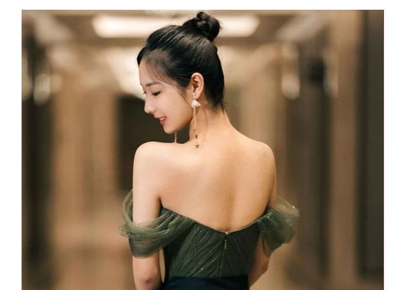 Sleeveless Off Shoulder Bow Glitter Ruched Mesh A-Line Evening Gown