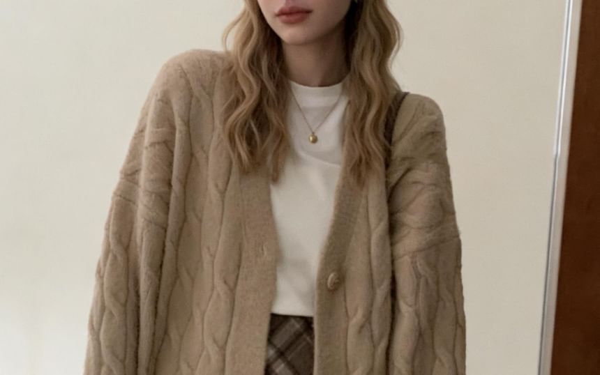 Long Sleeve V-Neck Cable Knit Cardigan