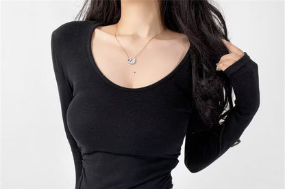 Scoop Hem Solid Tee with Long Sleeves