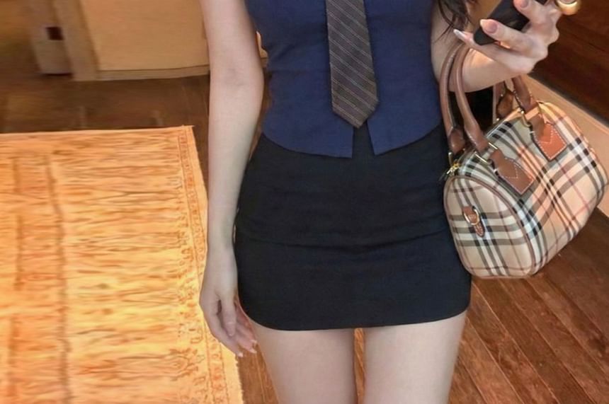 Classic Collared Sleeveless Button-Up Top with Neck Tie