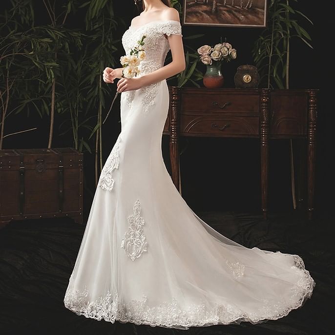 Off-Shoulder Lace Mermaid Wedding Gown