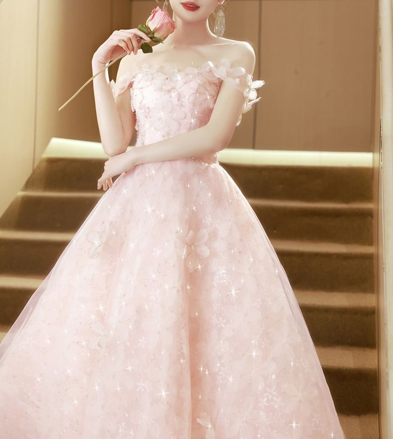 Sleeveless Square Neck Flower Accent A-Line Evening Gown