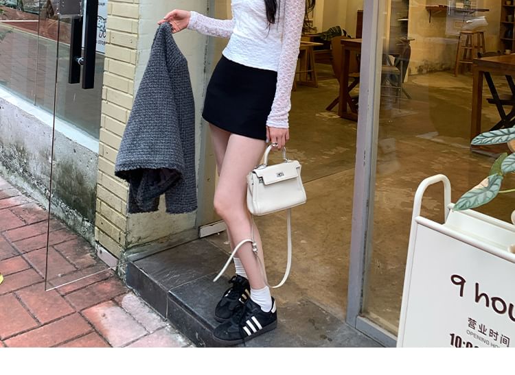 Long-Sleeve V-Neck Lace T-Shirt