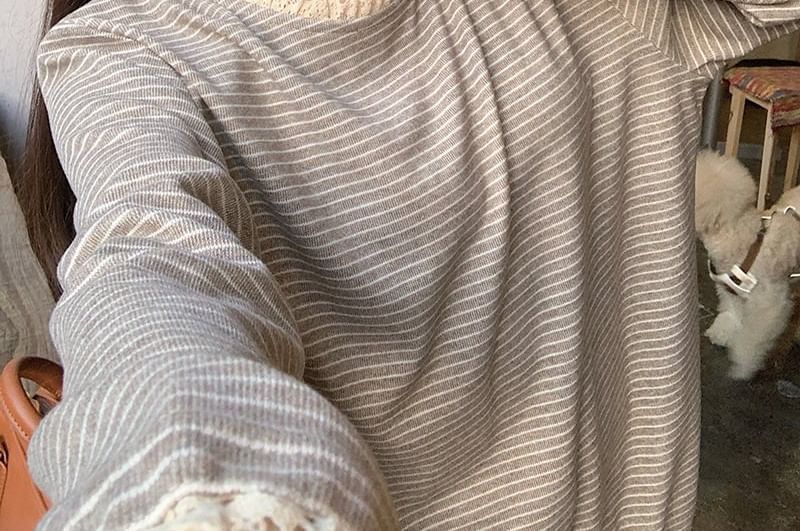 Round Neck Striped Panel Lace Top