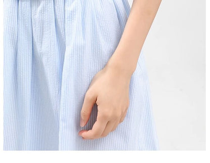 Cold Shoulder Crop Tee with Short Sleeves