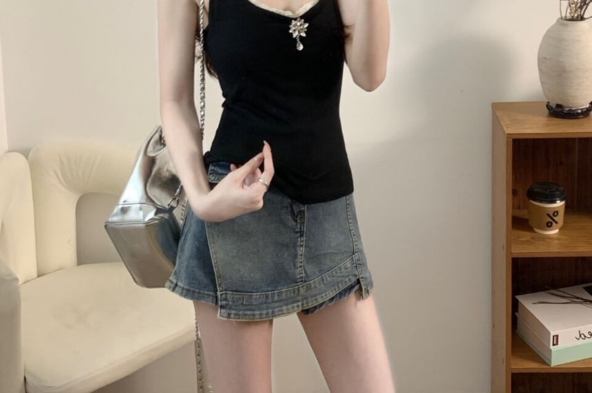 Lace Edge Plain Tank Top