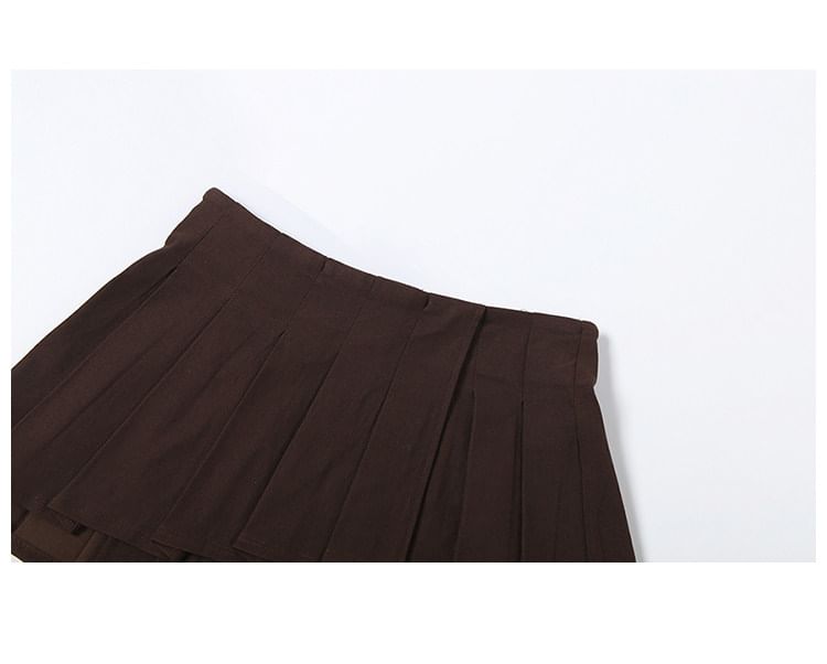 Halter Neck Lace Panel Open Back Crop Top / Low Rise Pleated Skirt