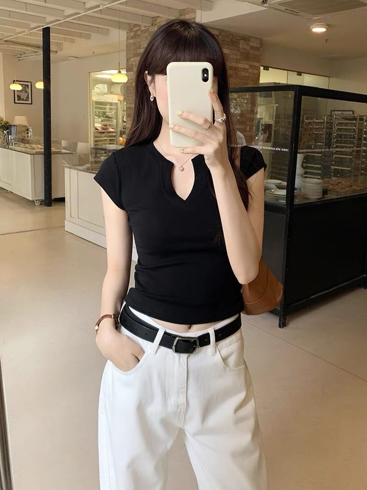 V-Neck Cropped Tee - Short Sleeve Slim Fit