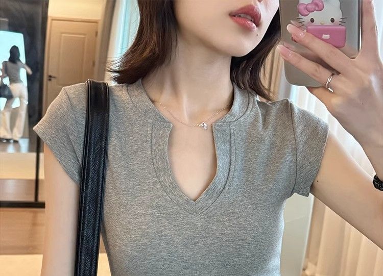 V-Neck Cropped Tee - Short Sleeve Slim Fit