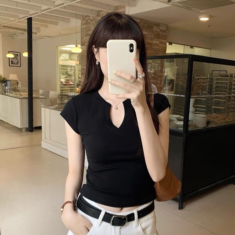 V-Neck Cropped Tee - Short Sleeve Slim Fit