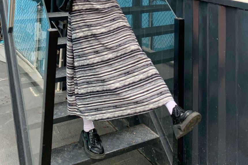 Plain Cardigan / Spaghetti Strap Striped Maxi Dress