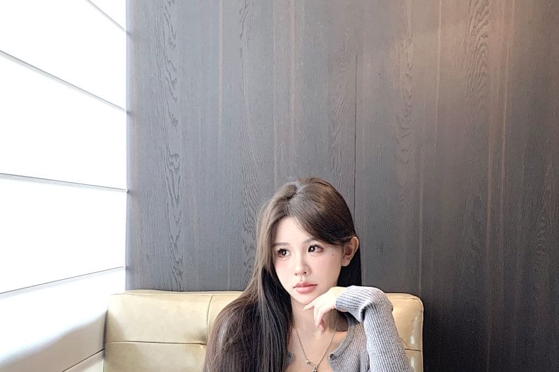 Plain Crop Cardigan / Knit Camisole Top / Shorts