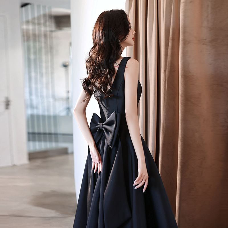 Sleeveless Scoop Neck Plain Bow A-Line Evening Dress