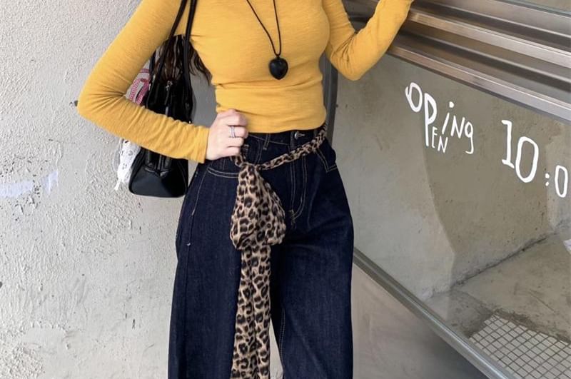 One-Shoulder Long-Sleeve Top - Minimalist Design