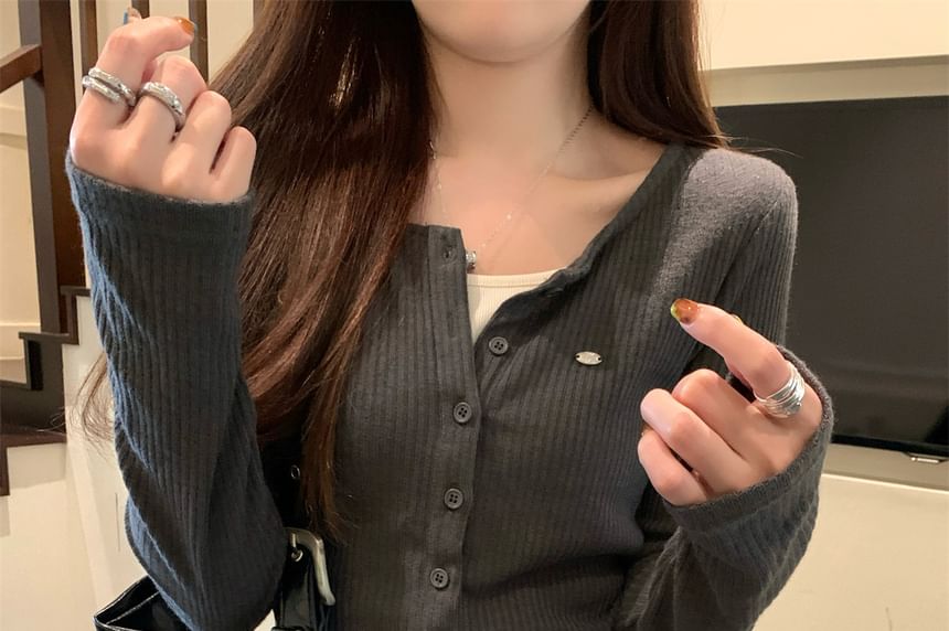 Two-Tone Buttoned Crop Top