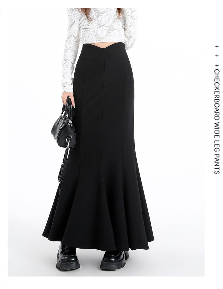 Black Mermaid Maxi Skirt - Elegant High-Waisted Silhouette