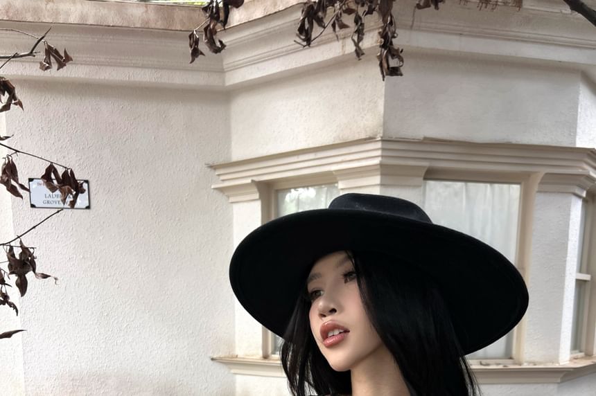 Sleeveless Plain Bodysuit Top / Long-Sleeve Knit Shrug