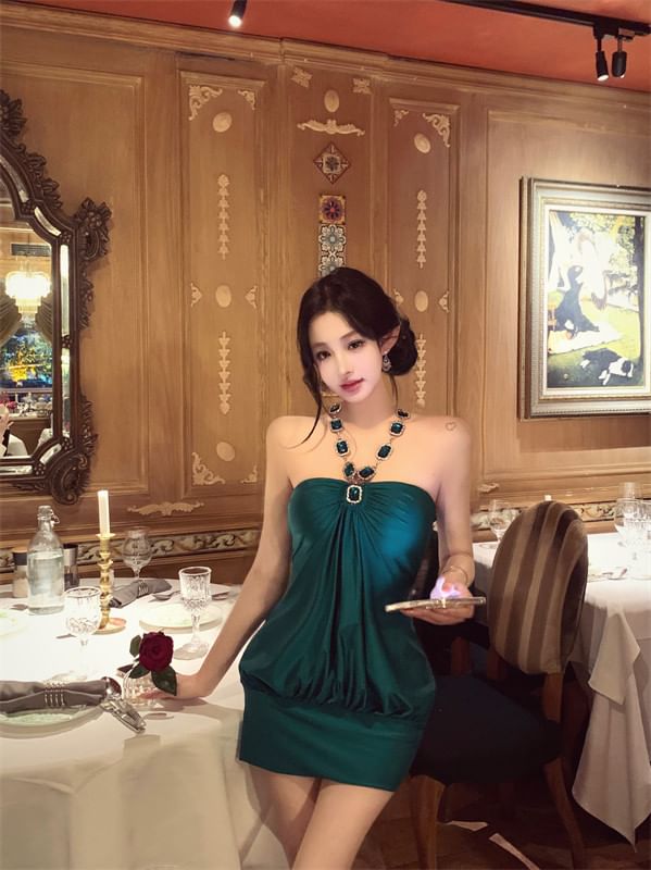 Halter-Neck Rhinestone Shirred Satin Bodycon Cocktail Dress