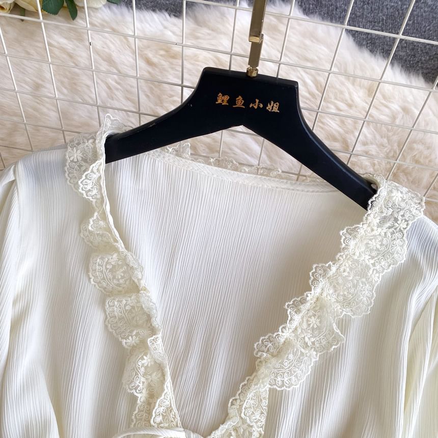 V-Neck Lace Trim Long-Sleeve Crop Blouse