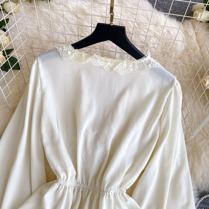 V-Neck Lace Trim Long-Sleeve Crop Blouse