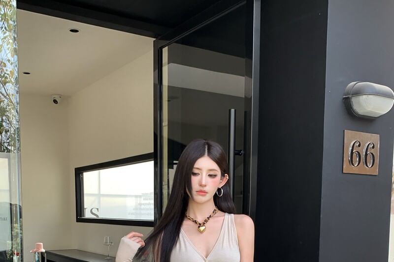 Cropped Halter Top with Front Slit Knot and V-Neck