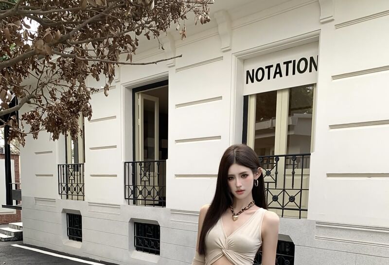 Cropped Halter Top with Front Slit Knot and V-Neck
