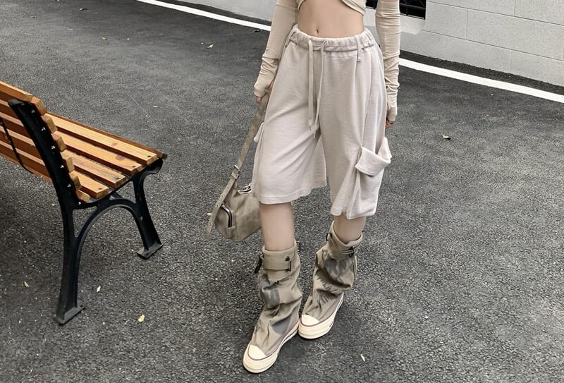 Cropped Halter Top with Front Slit Knot and V-Neck