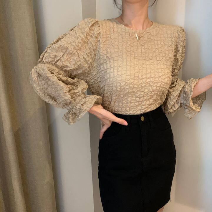 Textured Blouse with Puff Sleeves and Crew Neck in Solid