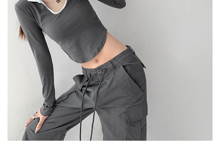 Two-Tone Top with Scoop Neck and Long Sleeves with Collar