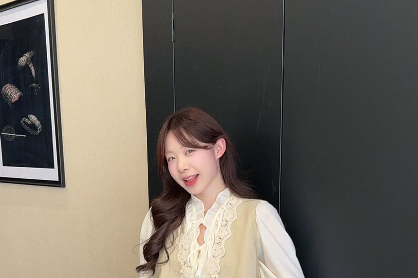 Long-Sleeve Ruffle Trim Blouse / Lace Trim Vest / Mid Rise Mini A-Line Skirt / Set