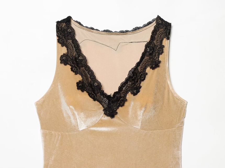 Lace-Trim V-Neck Cropped Tee