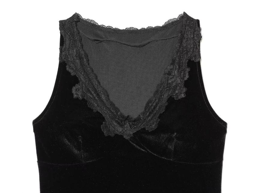 Lace-Trim V-Neck Cropped Tee