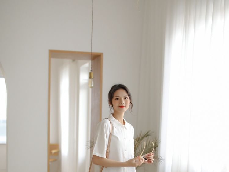 Elbow-Length Collared Button Blouse