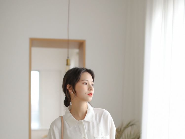 Elbow-Length Collared Button Blouse
