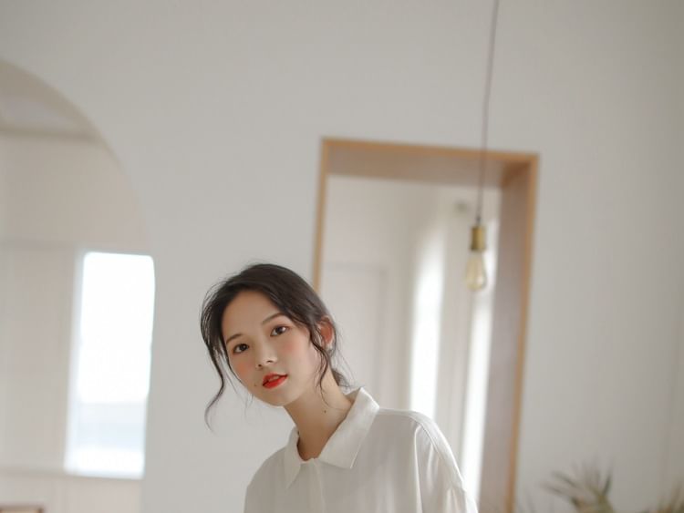 Elbow-Length Collared Button Blouse