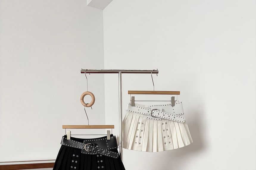 Mid Rise Plain Belted Mini Pleated Skirt