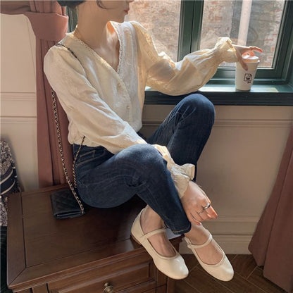 Puff-Sleeve V-Neck Plain Lace Trim Blouse